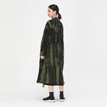 [EAM] Women Khaki Pattern Printed Big Size Long Trench New Stand Collar Long Sleeve Loose Windbreaker Fashion Spring 2020 1D937