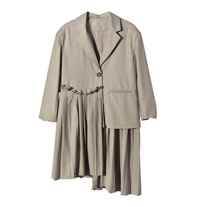 [EAM] Women Pleated Asymmetric Long Trench New Lapel Long Sleeve Loose Fit Windbreaker Fashion Tide Spring Autumn 2020 1A88004