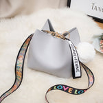 Large Capacity Bucket Bag WOMEN'S Bag 2020 New Style Fashion Mini Wide Strap Shoulder Bag Fur Ball Messager Bag Handbag