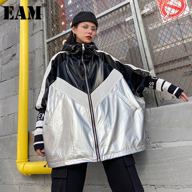 [EAM] Women Letter Printed Big Size Trench New Hooded Long Sleeve Loose Fit Windbreaker Fashion Tide Spring Autumn 2020 1Z612