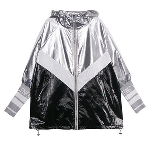 [EAM] Women Letter Printed Big Size Trench New Hooded Long Sleeve Loose Fit Windbreaker Fashion Tide Spring Autumn 2020 1Z612